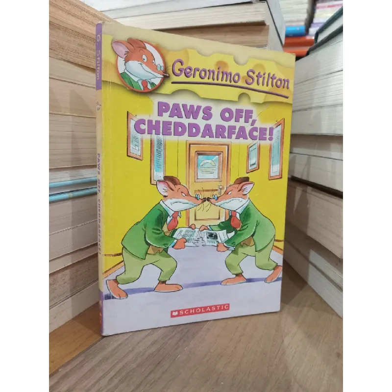 Paws off, cheddarface! - G. Stilton 704078