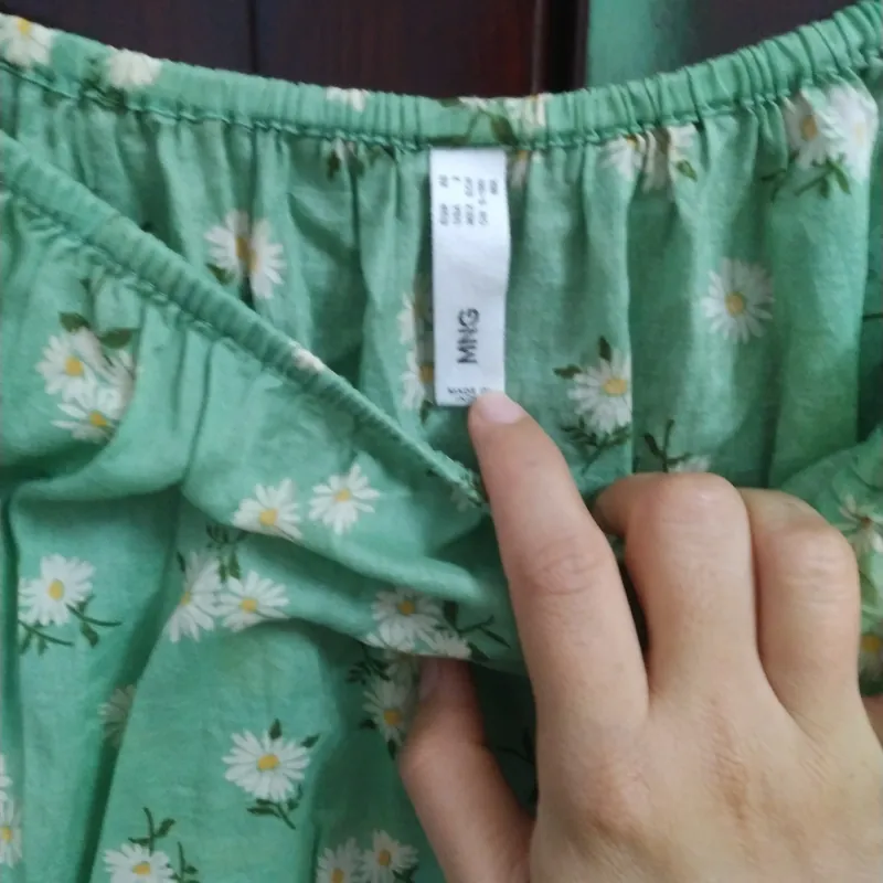 Áo cổ rộng hoa nhí 1005104