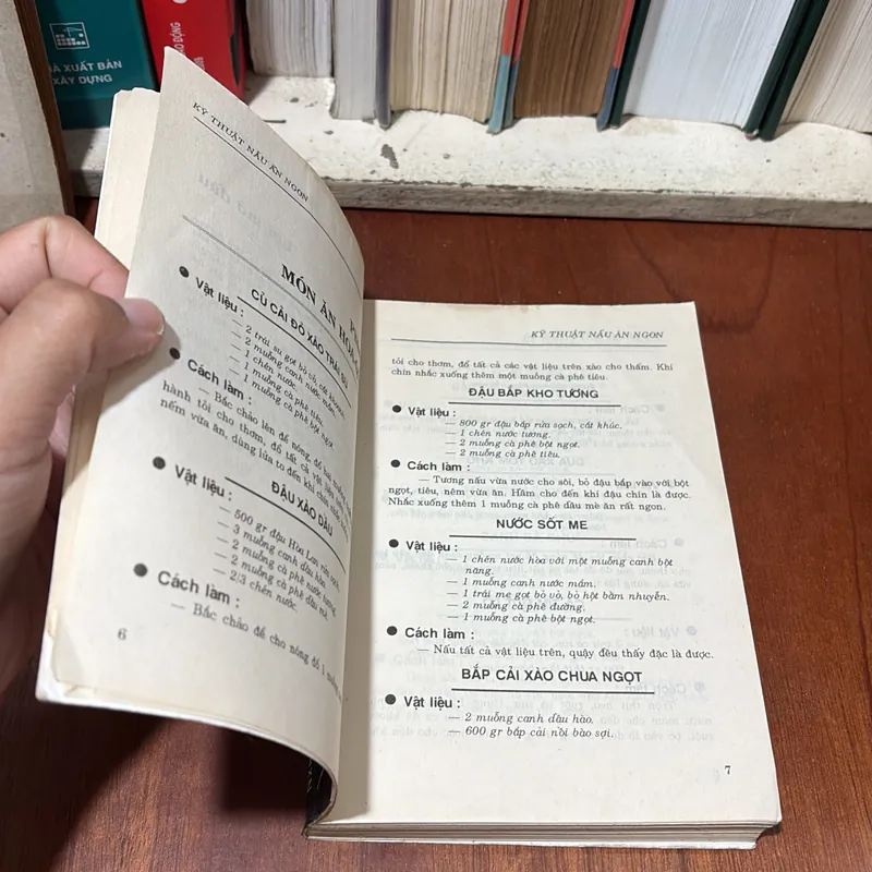 II Sách Nấu Ăn: Nấu Ăn Rau Quả _ Món Ăn Thầy Thuốc - Thu Minh - 1996 722502