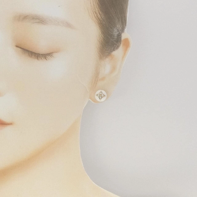 Bông tai Louis Vuitton Berg B Blossom 665877