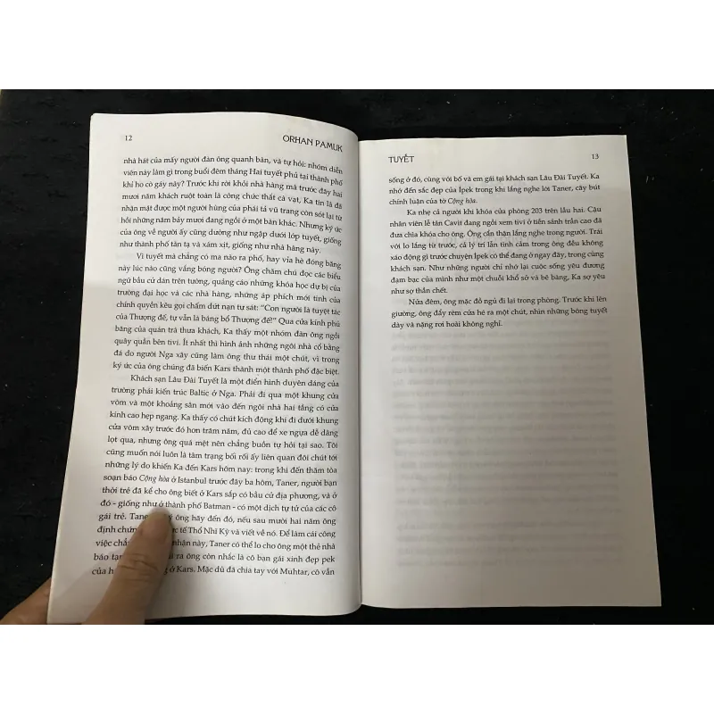 Tuyết của nhà văn đoạt giải Nobel Orhan Pamuk 1038038