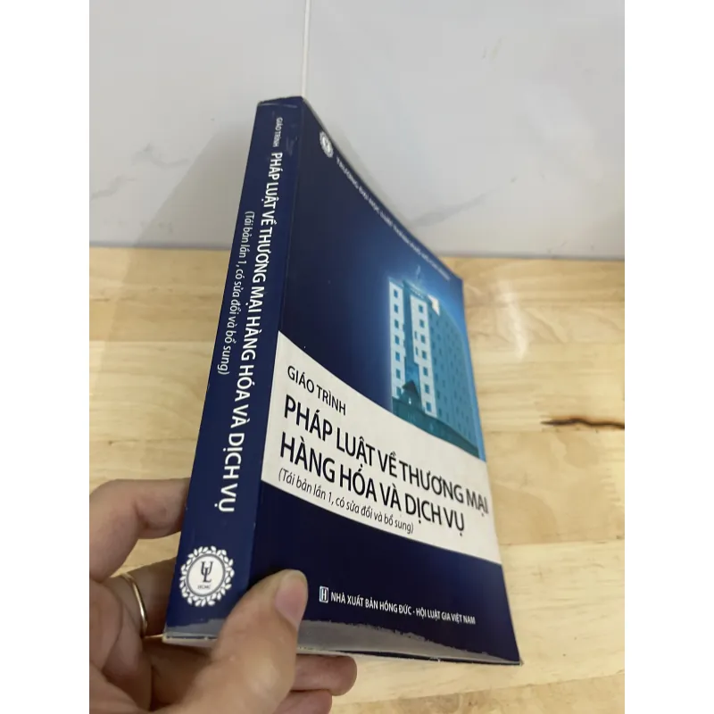 Giáo trình pháp luật về thương mại  Hàng Hoá và Dịch vụ  970451