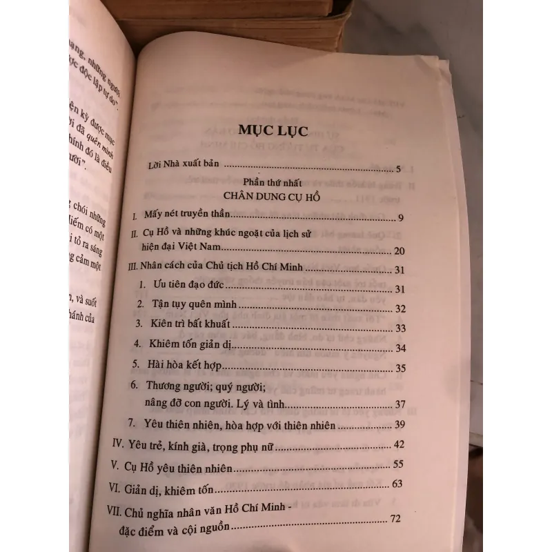 Hồ Chí Minh- Chân dung một tâm hồn và trí tuệ vĩ đại  790077