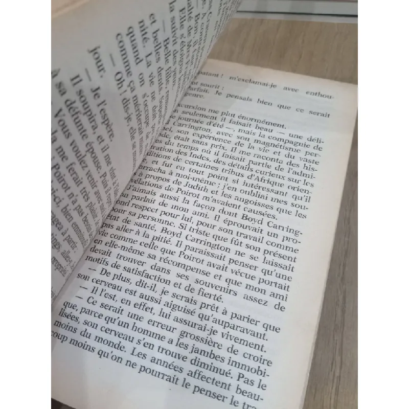 Hercule Poirot quitte la scène - Agatha Christie 591077