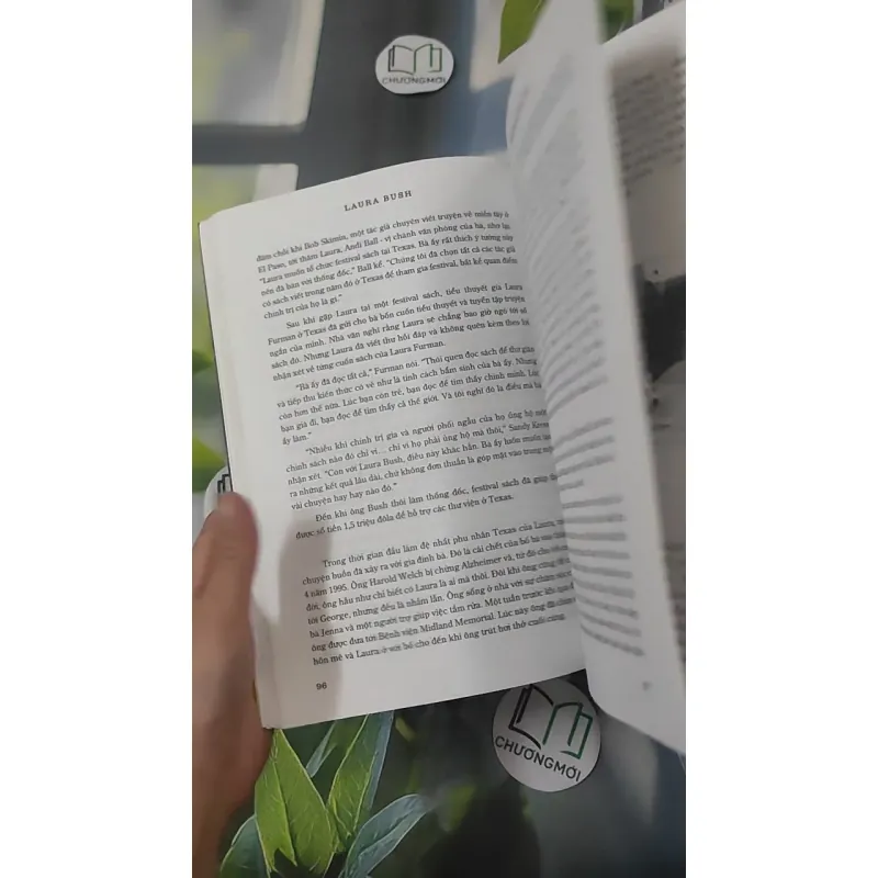 Laura Bush - Chân Dung Đệ Nhất Phu Nhân Nước Mỹ - Ronald Kessler 1018921