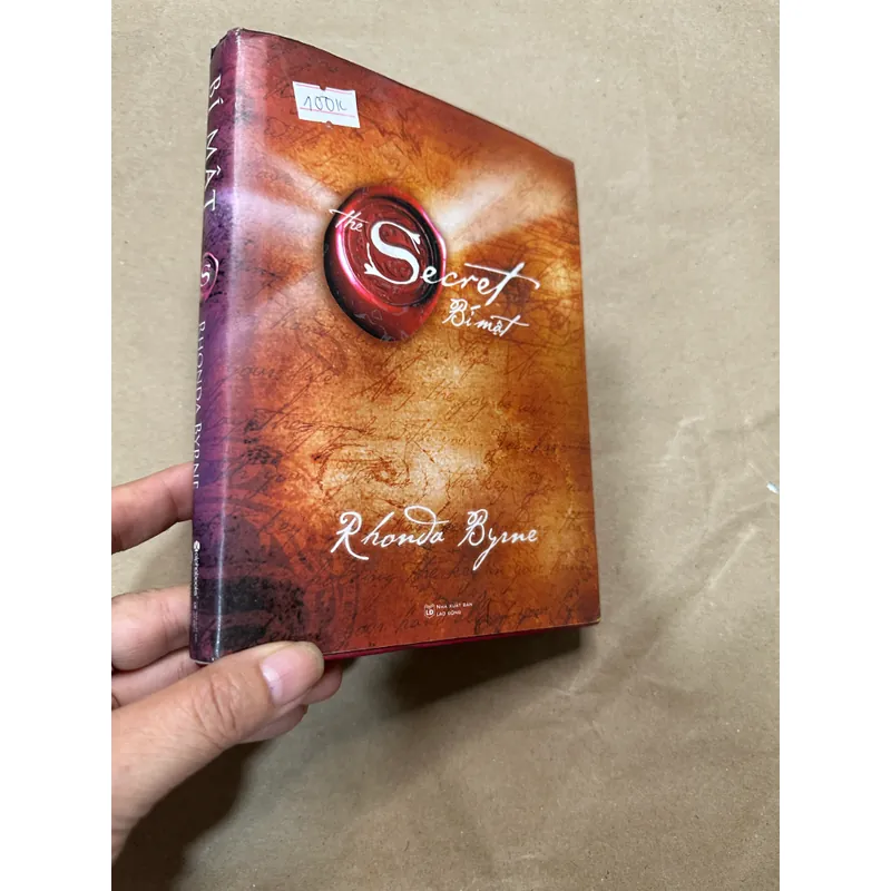 Bí mật sách bìa cứng 735057