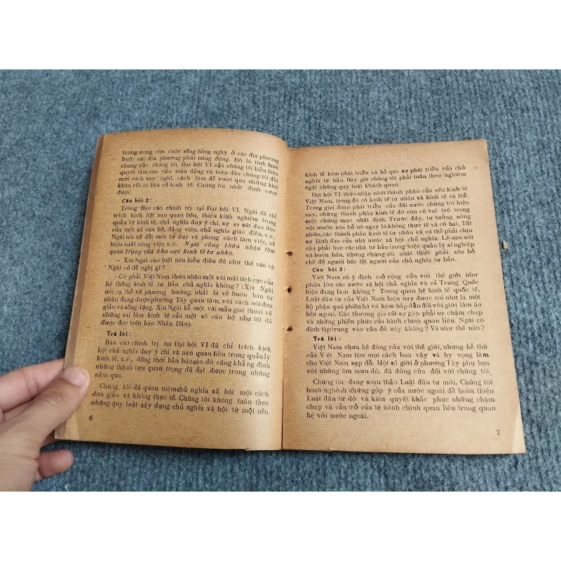 TRẢ LỜI CÁC NHÀ BÁO NƯỚC NGOÀI - NGUYỄN VĂN LINH 701928