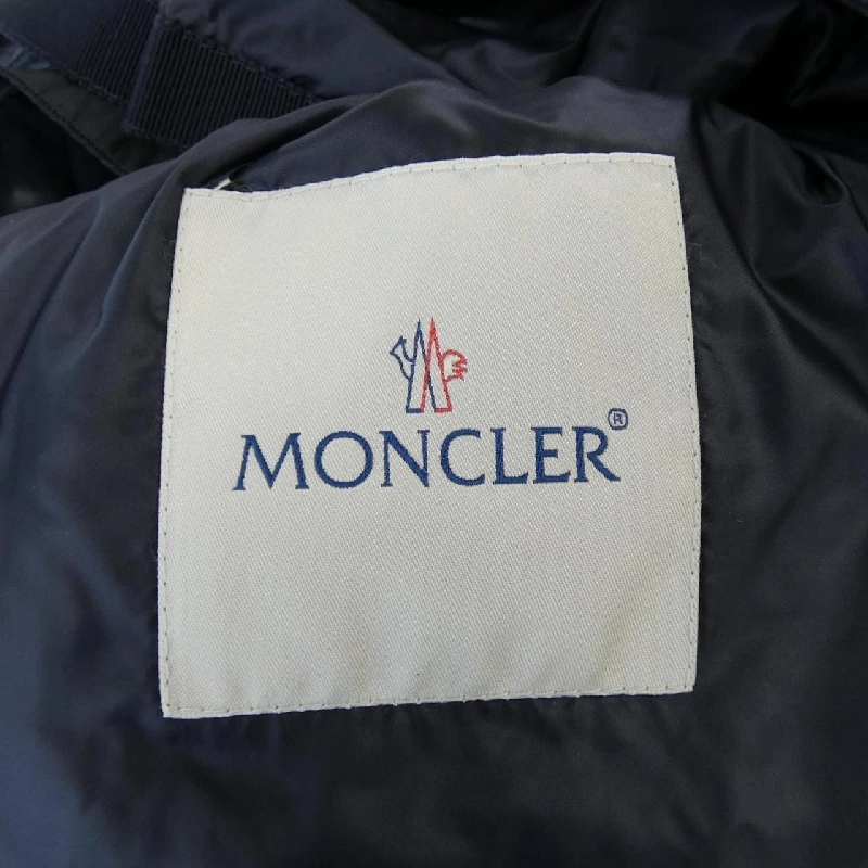 Áo khoác lông vũ MONCLER 641374