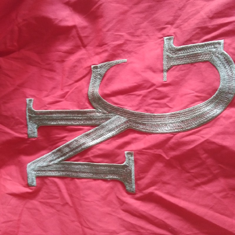 Áo sơ mi đỏ thêu chữ 13050