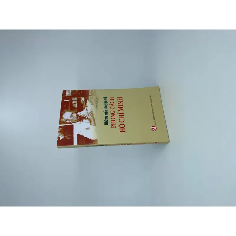 Những mẩu chuyện về phong cách Hồ Chí Minh 1044817