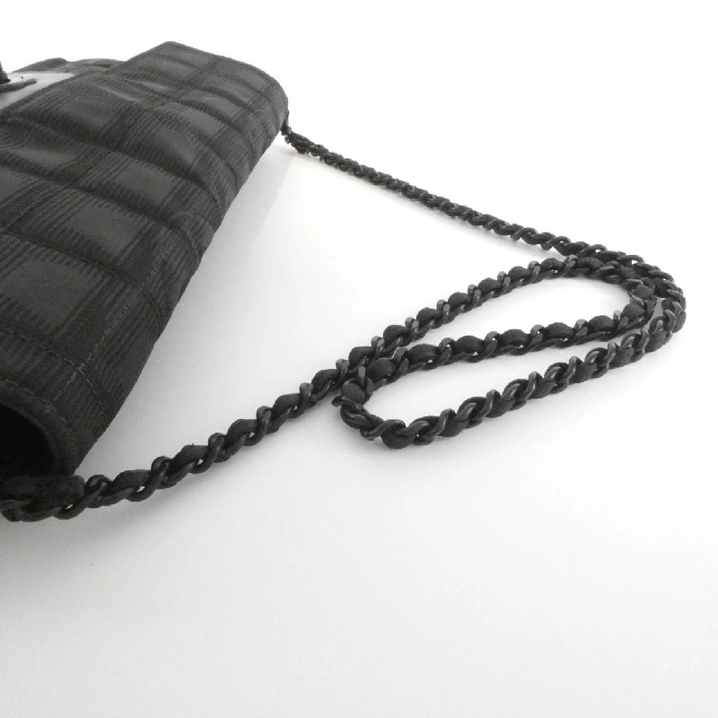 Túi đeo vai Chanel Travel Line 15316 608256