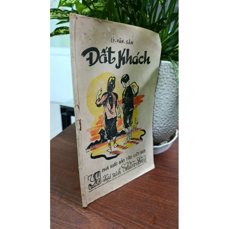 ĐẤT KHÁCH - LÝ VĂN SÂM 704010