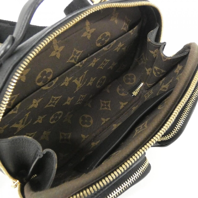 Túi xách chéo tiện ích Louis Vuitton M80450 608568