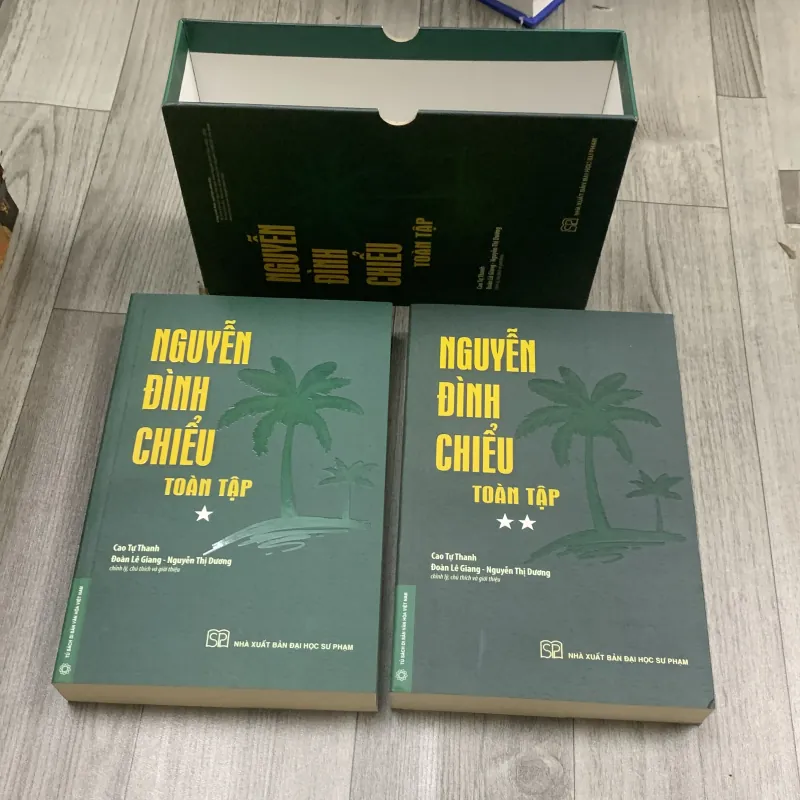 Nguyễn đình chiểu toàn tập. Có box. 4a1 388813