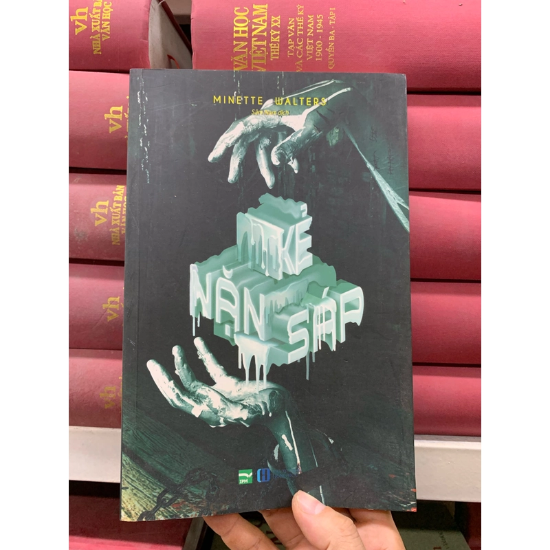 Kẻ nặn sáp - minette walters.  499919