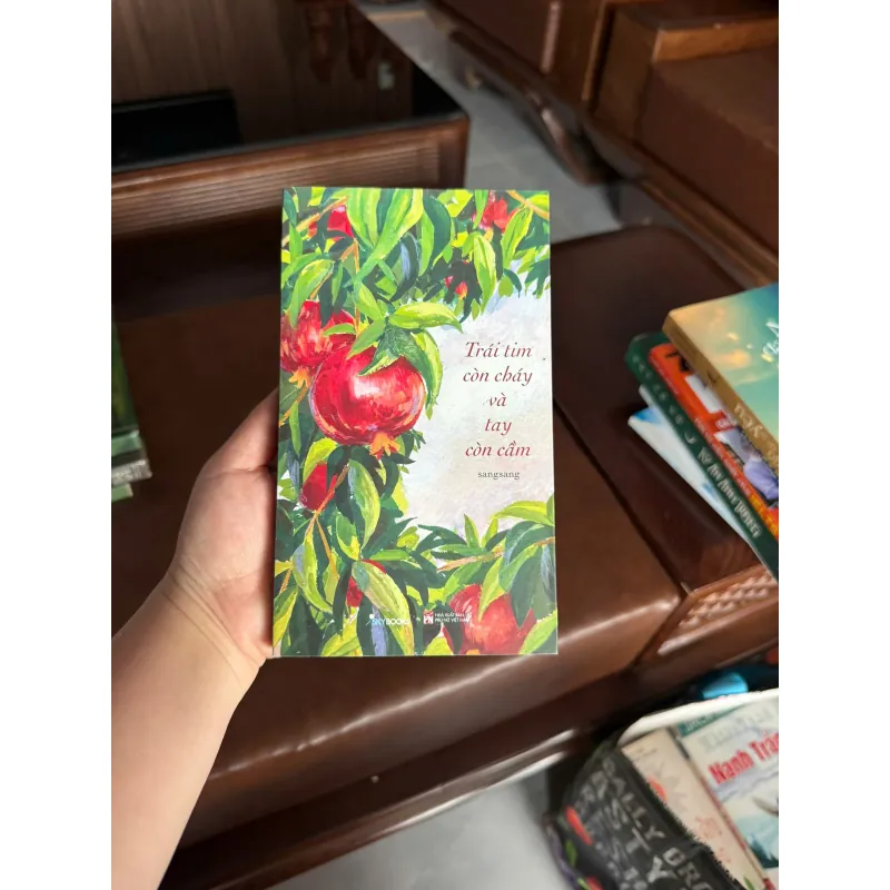 TRÁI TIM CÒN CHÁY VÀ TAY CÒN CẦM – SANGSANG - K3 1010952