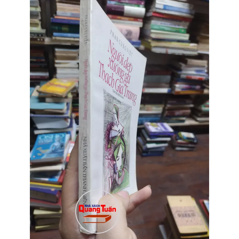 sách: Người đẹp xuống ga Thạch Gia Trang - Phan Cung Việt (A1) 572833