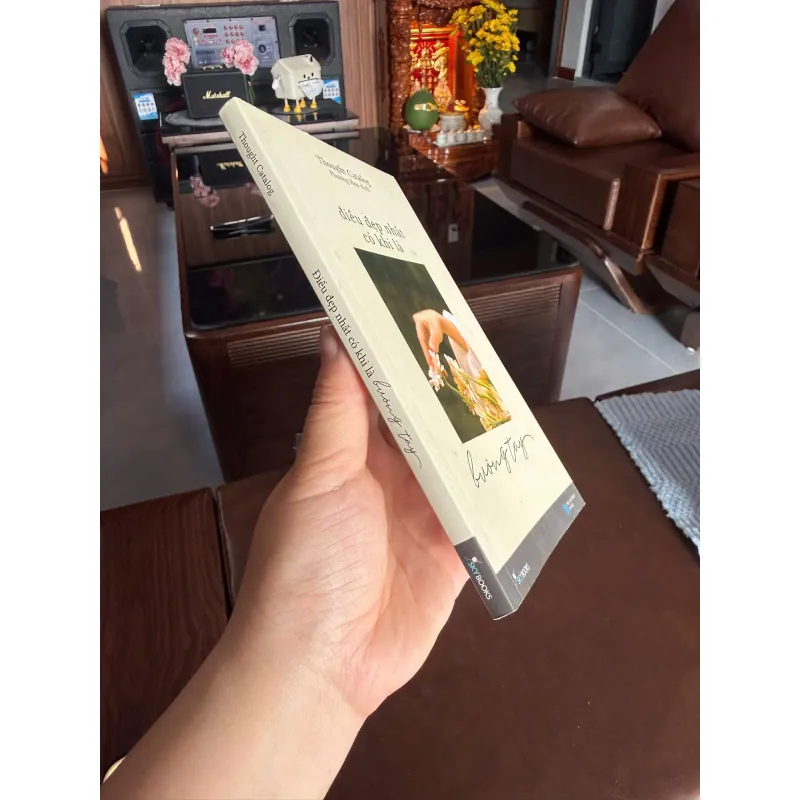 ĐIỀU ĐẸP NHẤT CÓ KHI LÀ BUÔNG TAY – Thought Catalog- K2 997880