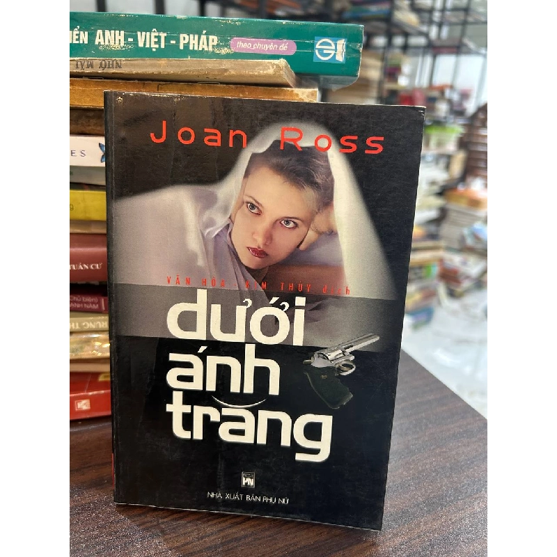 Dưới ánh trăng - Joan Ross 936696