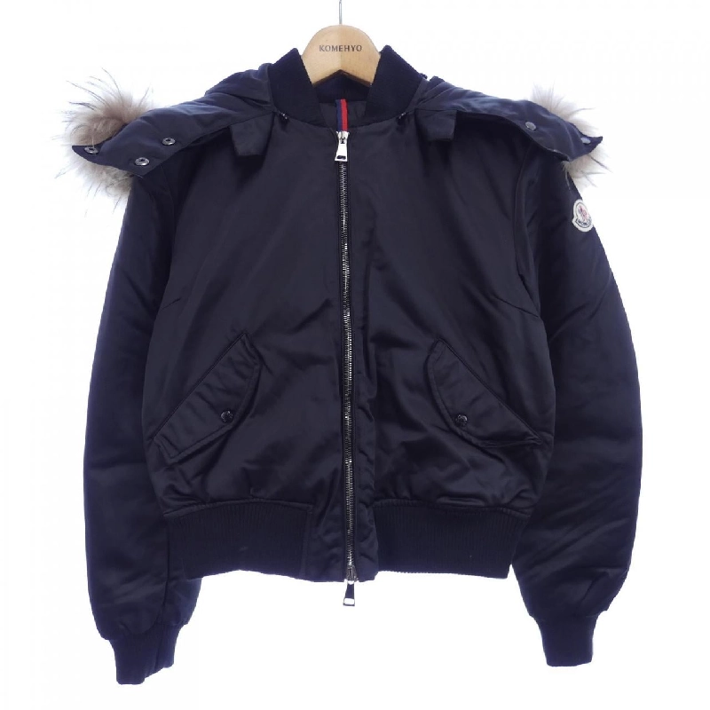 Áo khoác lông vũ MONCLER 638954
