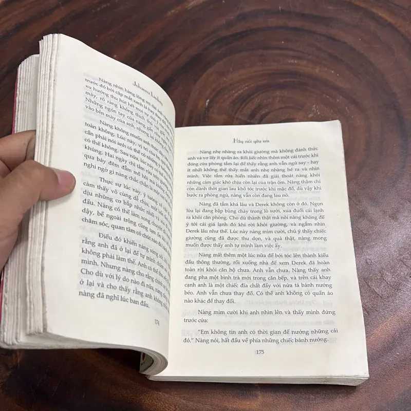 [Sách Không Đẹp, Ẩm, Mốc] - II Văn Học: Hãy Nói Yêu Em - 2013 977244