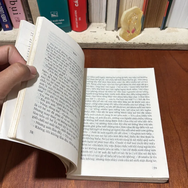 II Văn Học Nước Ngoài: Mối Tình Đầu - IVAN TUÔCGHÊNIEP - 2000 781610