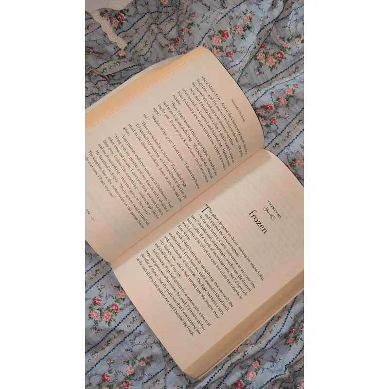 Crystal Kingdom – Vương Quốc Pha Lê & Cuộc Trỗi Dậy Của Quyền Lực | Amanda Hocking 760533