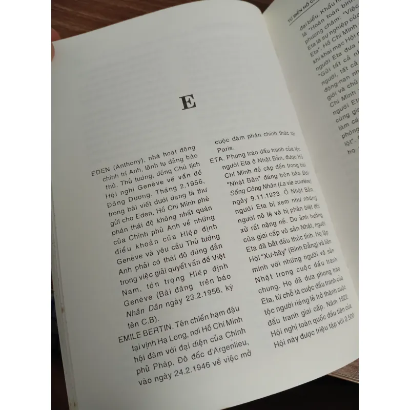 SÁCH TỪ ĐIỂN HỒ CHÍ MINH SƠ GIẢN 1002344