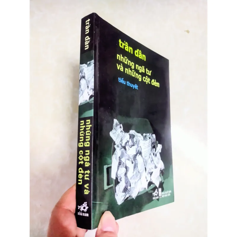 Sách: Những ngã tư và những cột đèn - TG: Trần Dần 732442