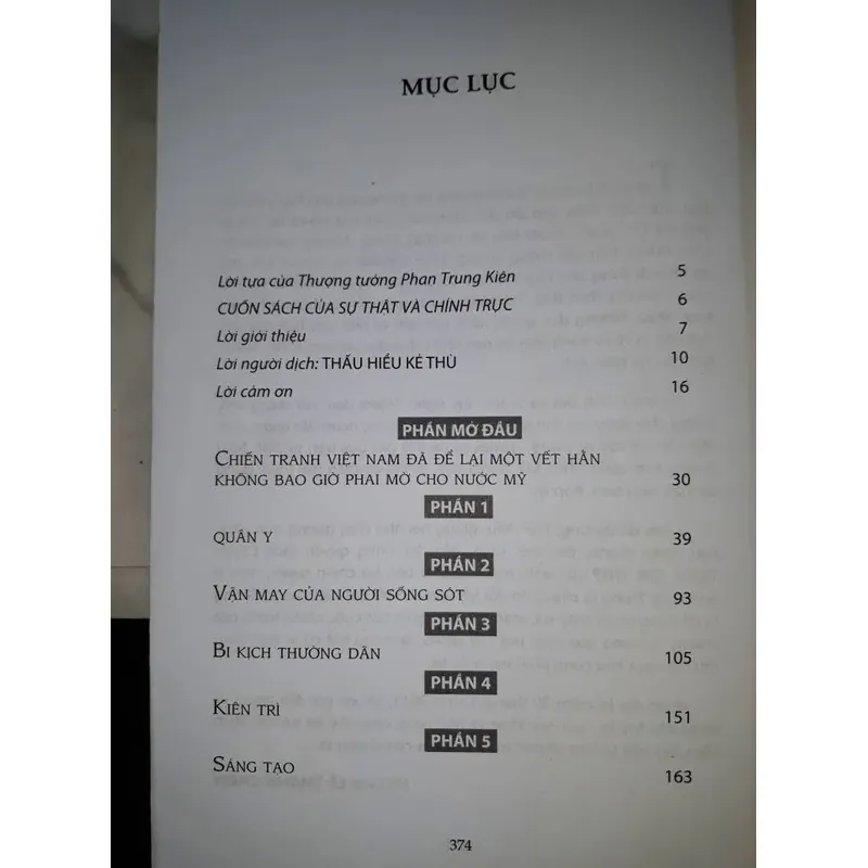 Chân trần chí thép 658628