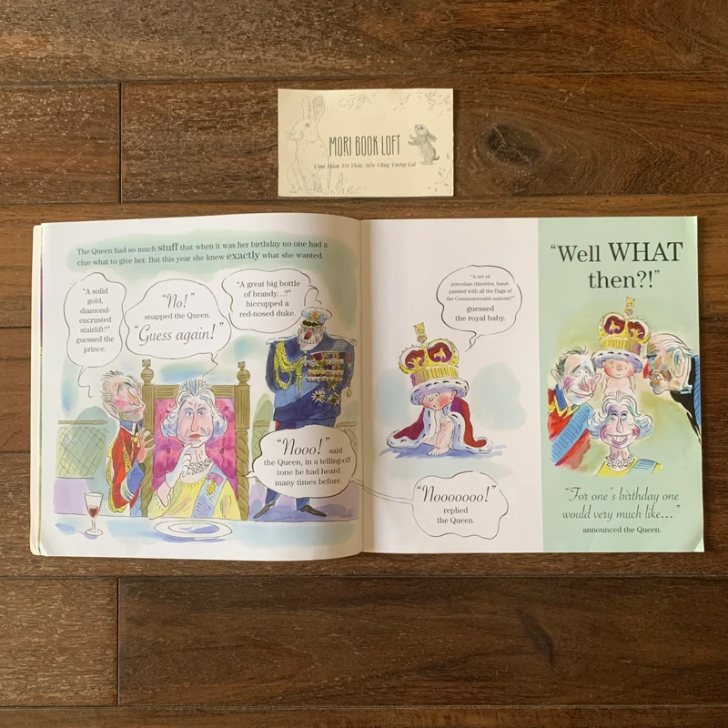 Sách ngoại văn The Queen’s Orang – Utan by David Walliams, Used 400284