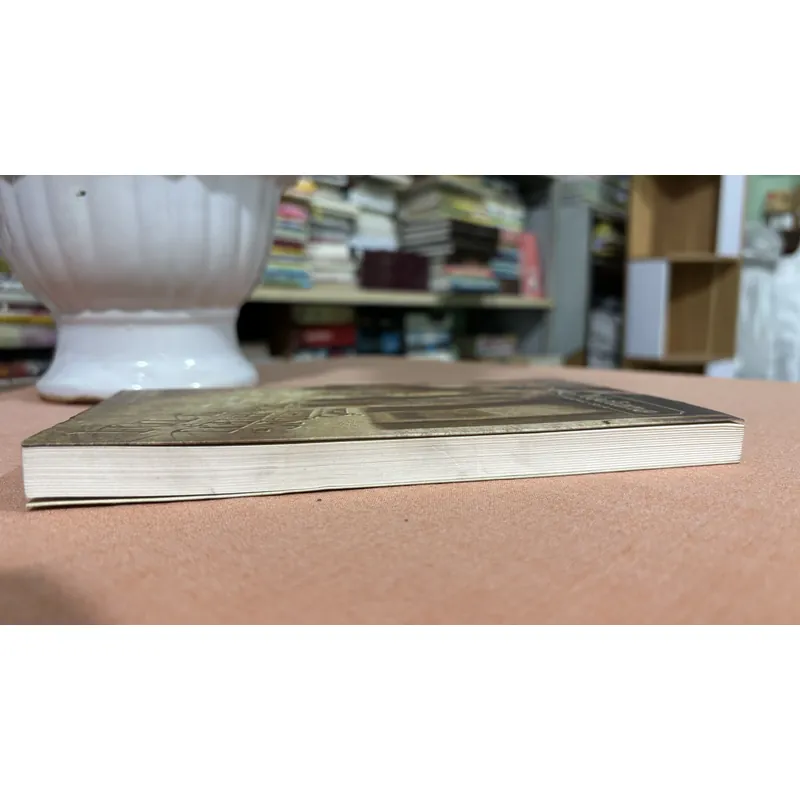 Phố những cửa hiệu u tối 🌊 593996