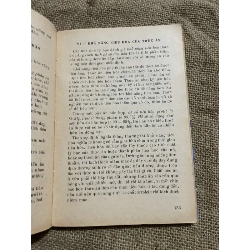 B. S. ĐỖ XUÂN DỤC- NUÔI DƯỠNG HỌC ỨNG DỤNG VÀO ĐIỀU TR! - TẬP I - 1976 - SÁCH Y 571852