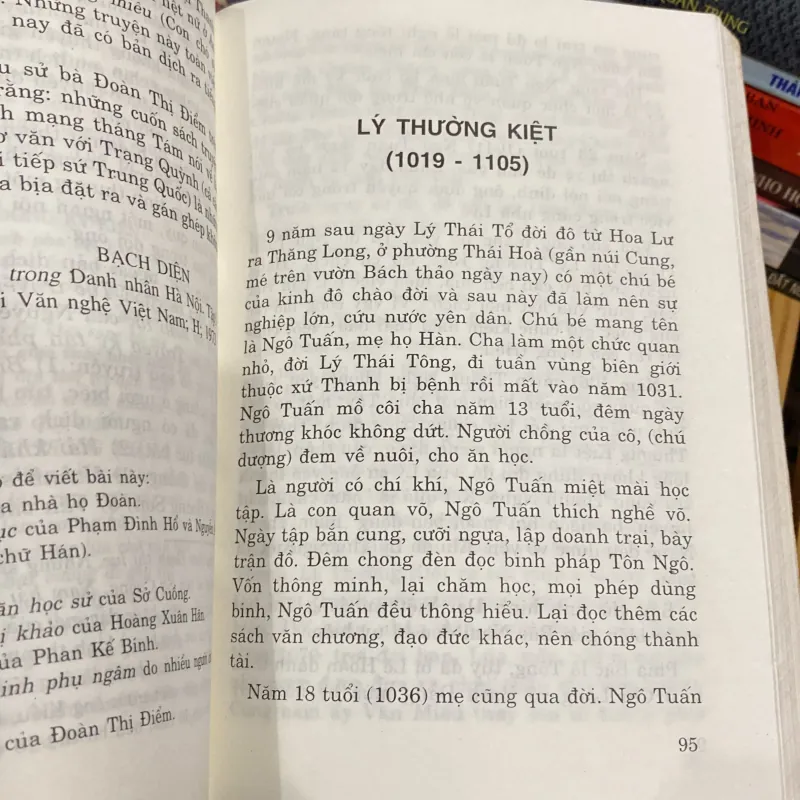 GƯƠNG SÁNG ĐẤT THĂNG LONG (XB 2004) 757349