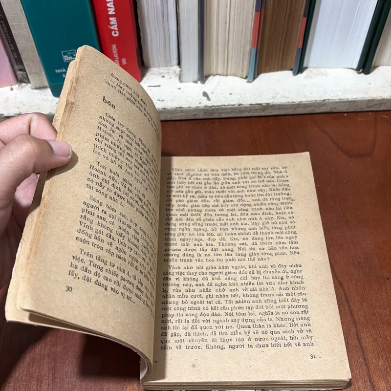 II Tiểu Thuyết: Khi Chúng Ta Còn Trẻ - Trần Hoàng Bách - 1986 750981