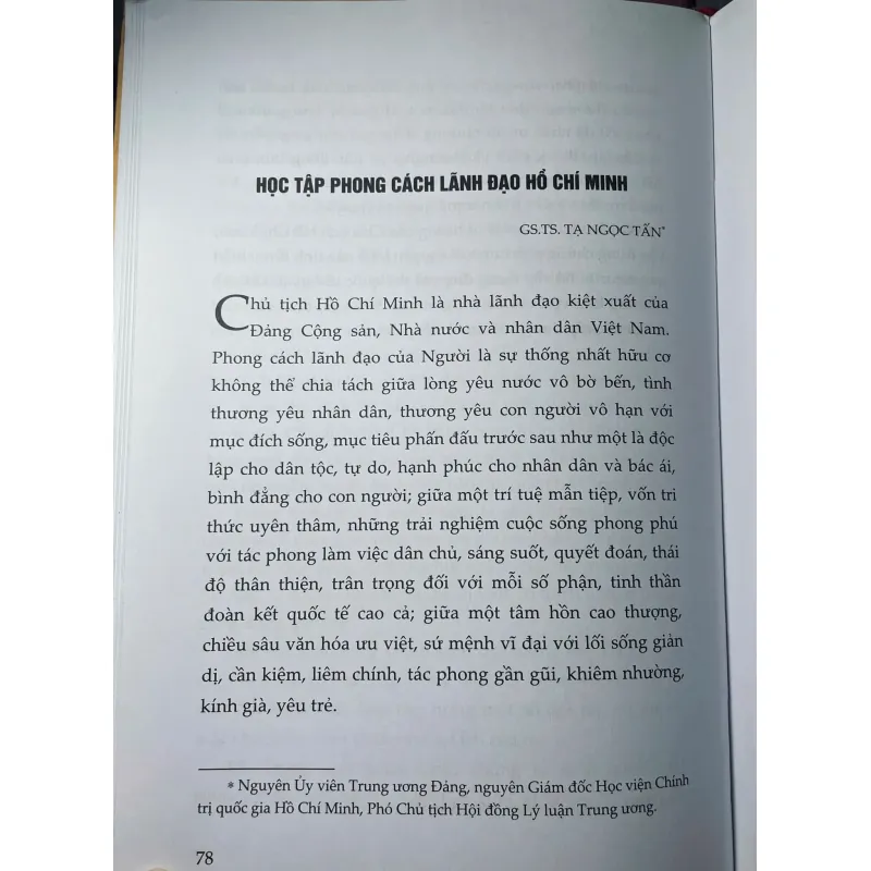 SÁCH CHỦ TỊCH HỒ CHÍ MINH VỚI SỰ NGHIỆP ĐỔI MỚI, PHÁT TRIỂN VÀ BẢO VỆ TỔ QUỐC 700725