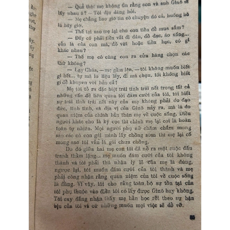 Cô gái thành Rôm - Moravia 1006375