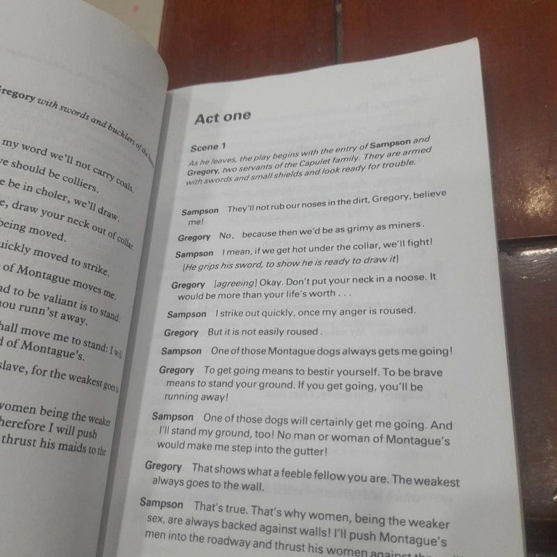 ROMEO and JULIET (modern english version side-by-side with full original text) 472164