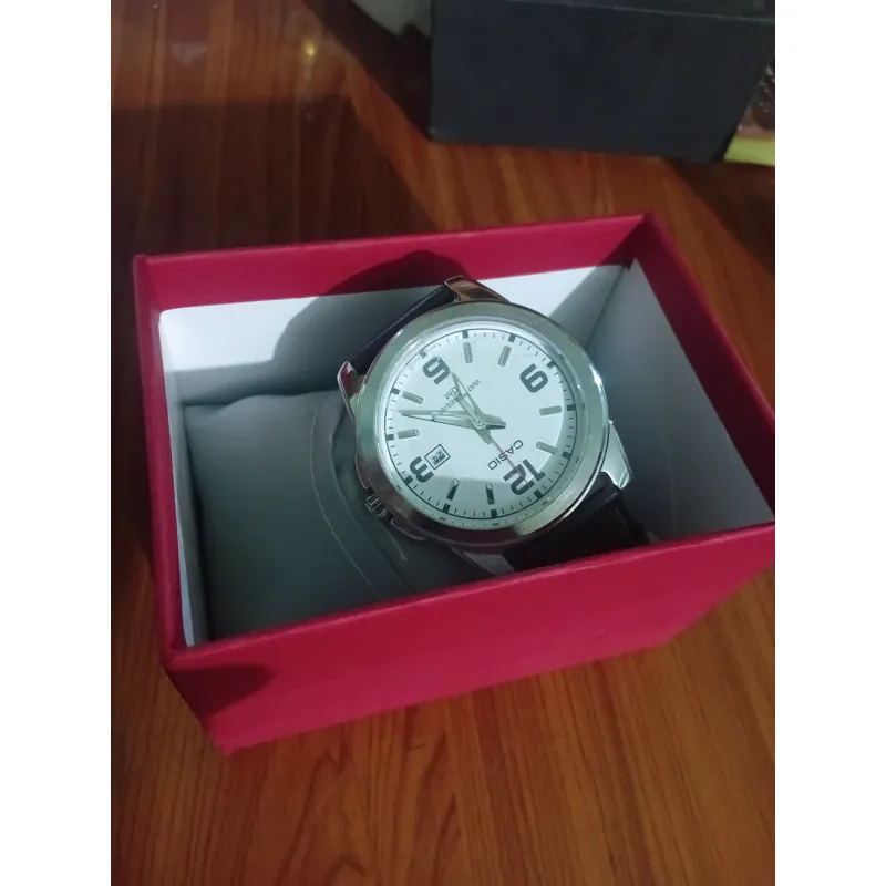 Đồng hồ Casio Nam Classic mặt tròn dây da size 40mm mới 90% 790308