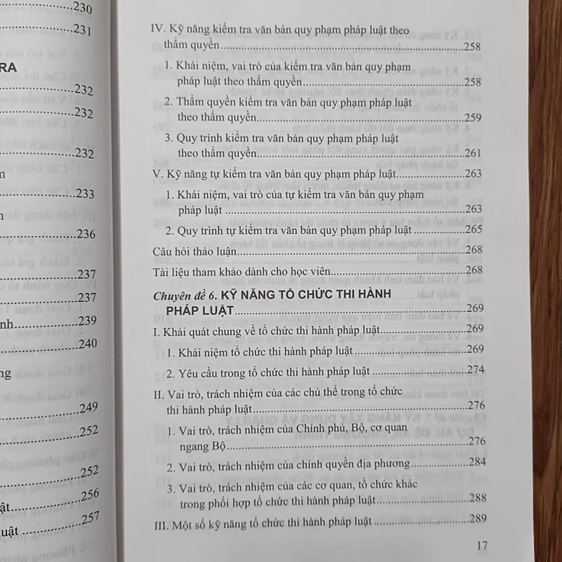 Tàiliệu bồidưỡng đối với công chức ngạch chuyên viên cao cấp và tương đương-Quyển2: Kỹnăng 605444