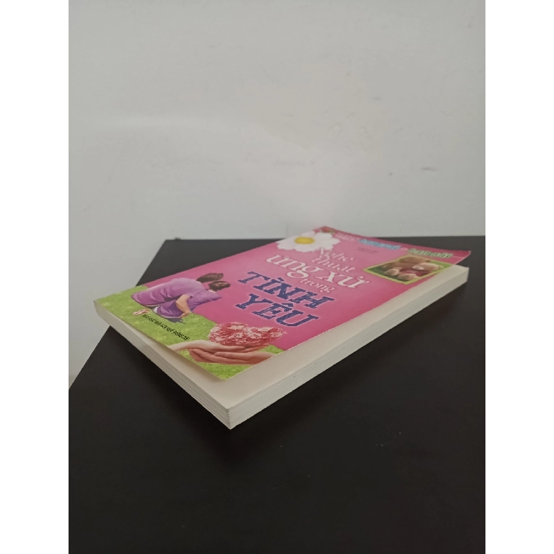 Nghệ Thuật Ứng Xử Trong Tình Yêu (2014) - Viên Chi Mới 90% HCM.ASB1803 913813