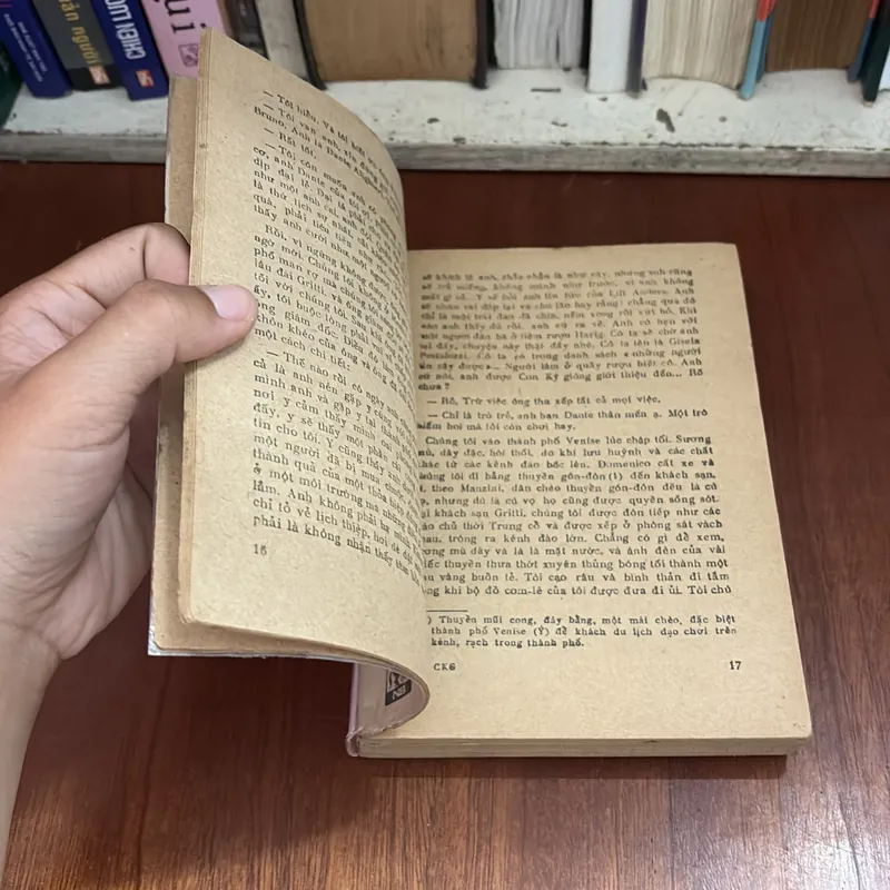 II Sách Xưa, Tiểu Thuyết Trinh Thám: Con Kỳ Nhông - MORRIS WEST - 1988 590495