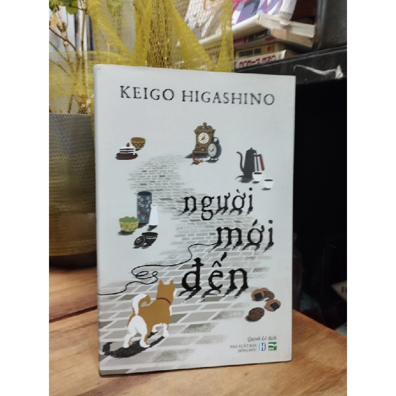 Người mới đến - Keigo Higashino 272850