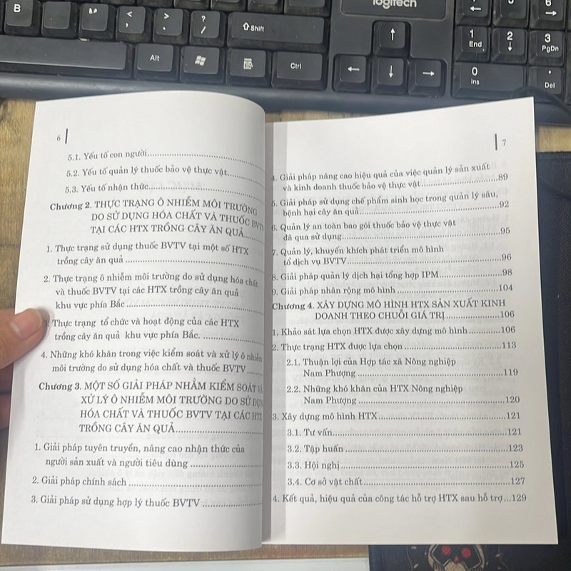 Hướng dẫn xử lý ô nhiễm môi trường do sử dụng hoá chất và thuốc bảo vệ vùng.. 553073
