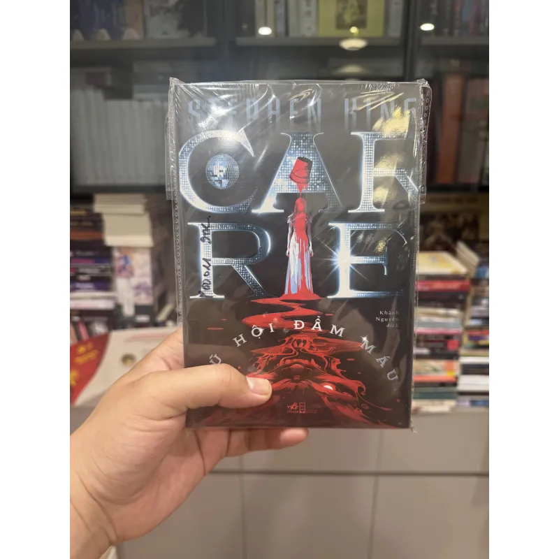 Carrie Vũ hội đẫm máu - Stephen King 932196