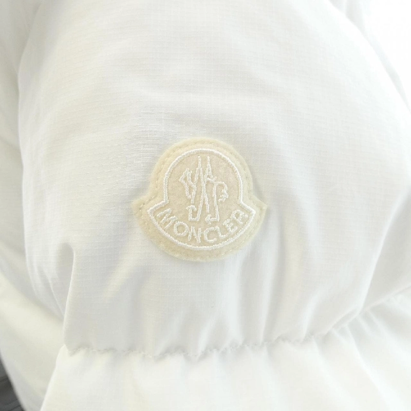 MONCLER BORN TO PROTECT CANARD Áo khoác lông - Hàng hiệu Chính hãng 810633