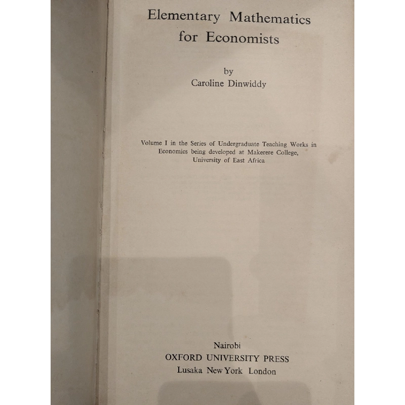 Elementary mathematics for economists - Caroline Dinwidy 720482