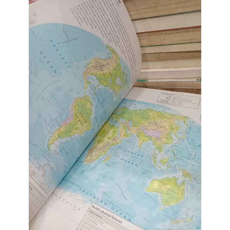 Collins World Atlas 758681