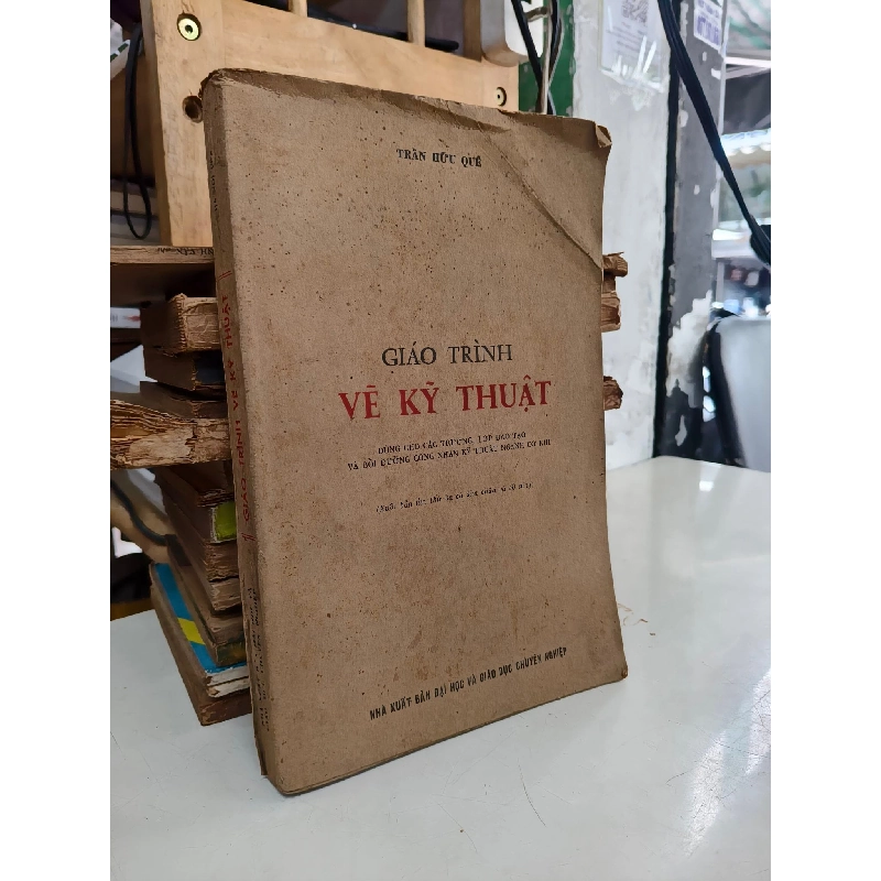 Giáo trình Vẽ kỹ thuật - Trần Hữu Quế 1026835