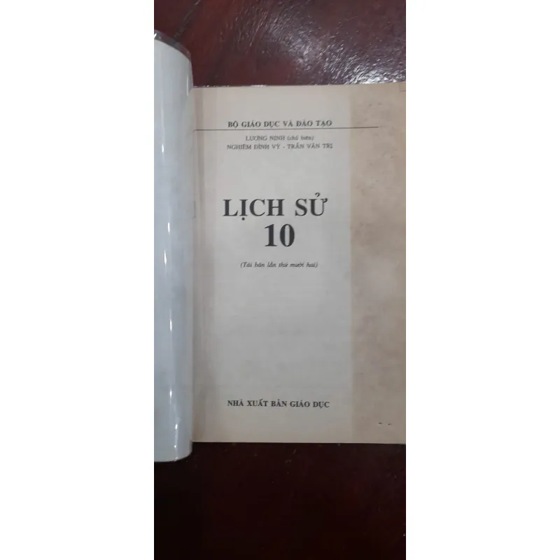 Lịch sử 10, in năm 2002 713592